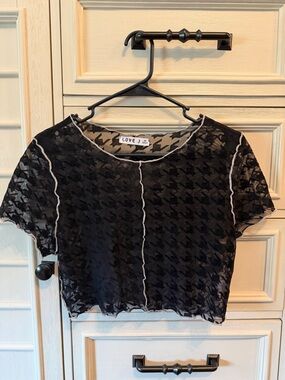 love J Black Houndstooth Mesh Crop Tee with Contrast Seams